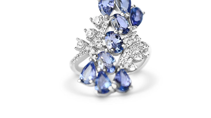 Radiant Tanzanite: 5.04 Carat Oval Ring (R3087) - Bluestargemstones - -  - Tanzanite: 5.04 Carat Oval Ring (R3087)