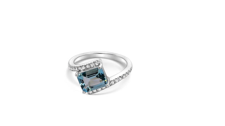 Art Deco Light Blue Aquamarine Sterling Silver Solitaire Ring, a unique gemstone engagement ring for timeless elegance - Art Deco Light Blue Aquamarine Sterling Silver Solitaire Ring