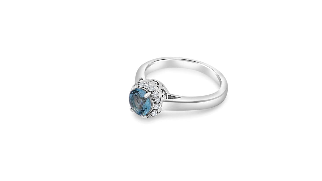 Light Blue Aquamarine Solitaire Ring in Art Deco Sterling Silver - Bluestargemstones - - 