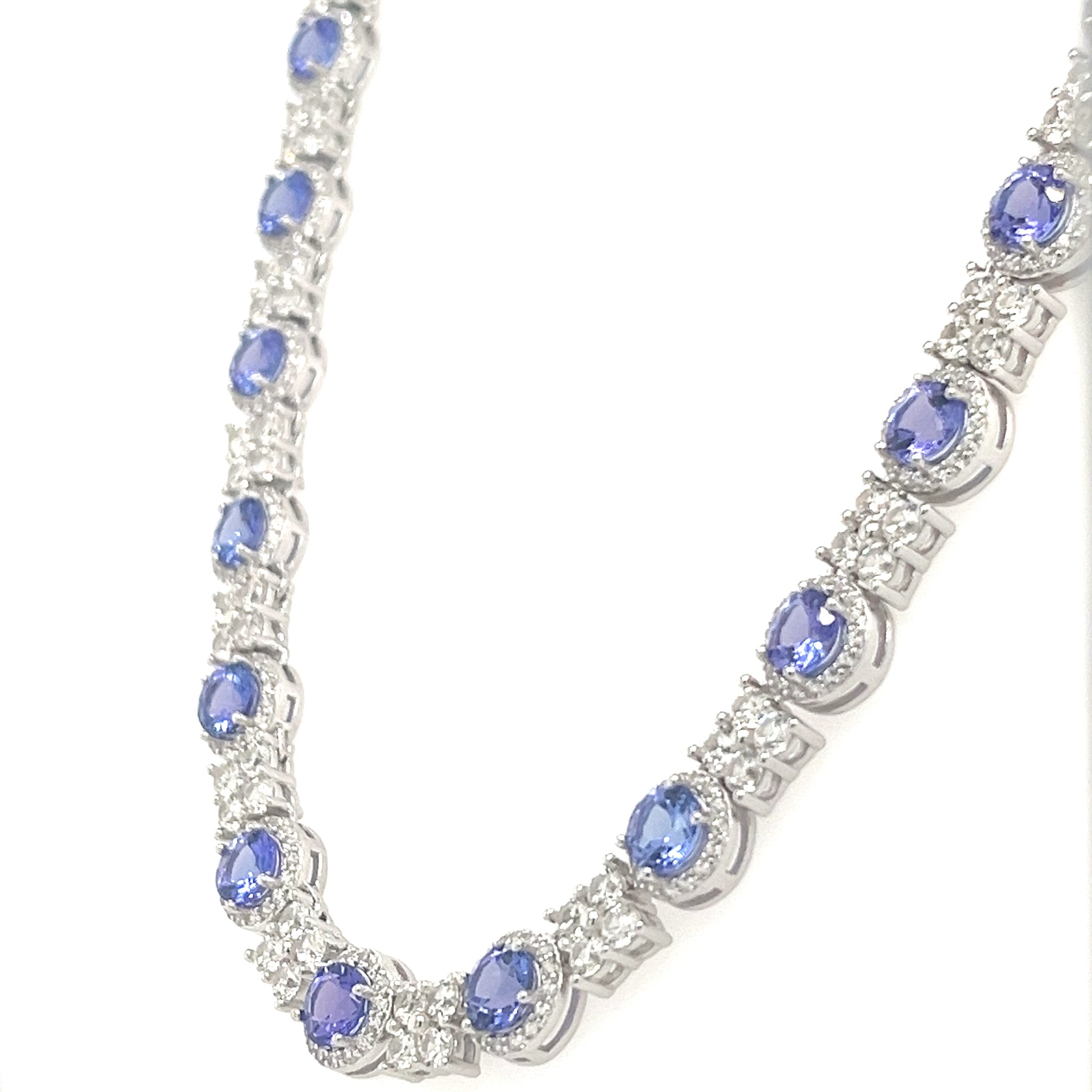 11.49 Carats of Tanzanite: A Dazzling Necklace (PJC32774N)