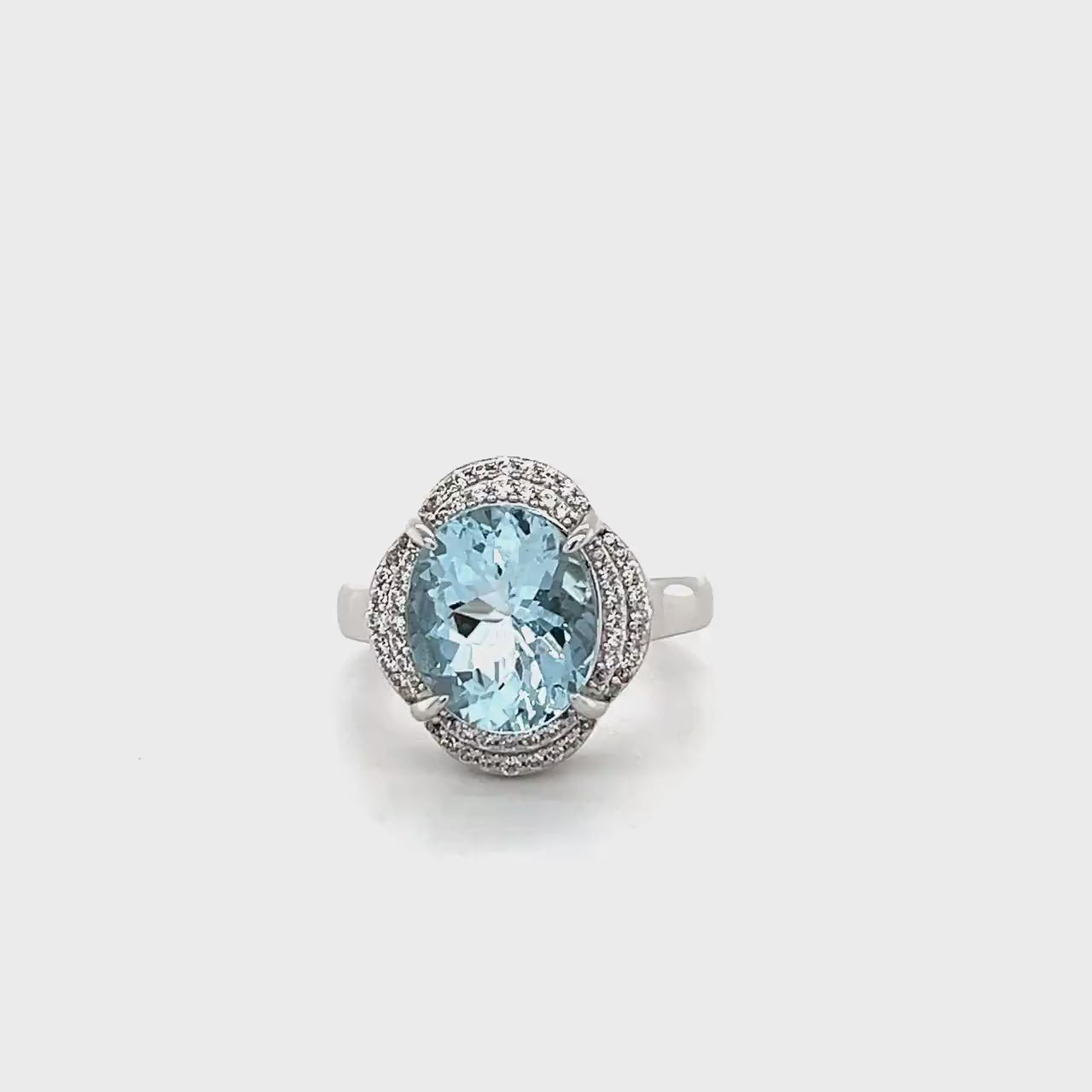Oval Light Blue Aquamarine Solitaire Ring in Sterling Silver | 8.55 ct